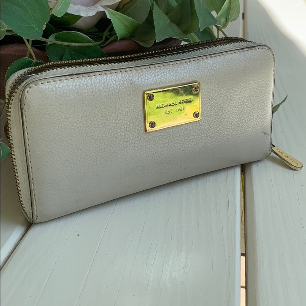 Michael Kors Zippered Wallet